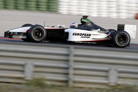 Gianmaria Bruni blev tidligt bekræftet som ny kører for Minardi - her tester han i Valencia
(Foto: European Minardi)